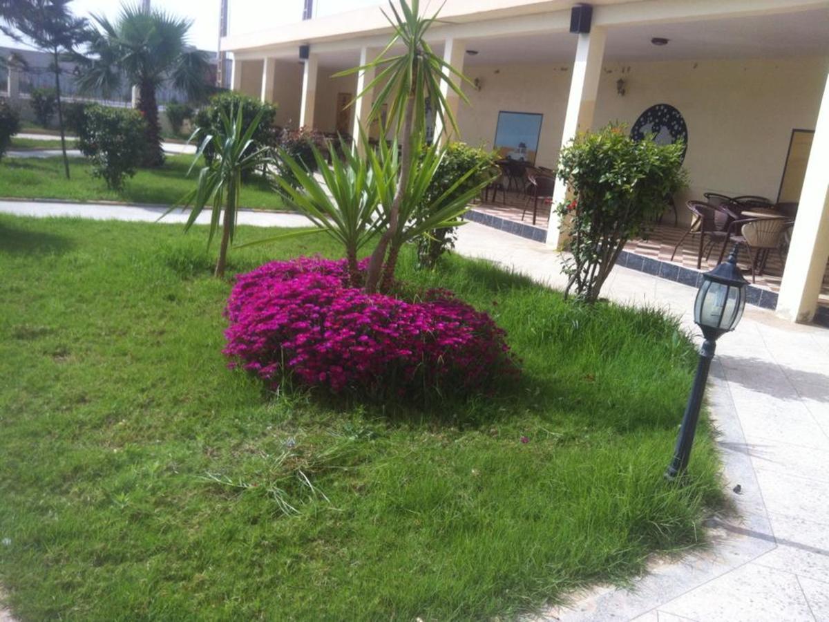 Motel Paris Dakar Selouane Екстериор снимка