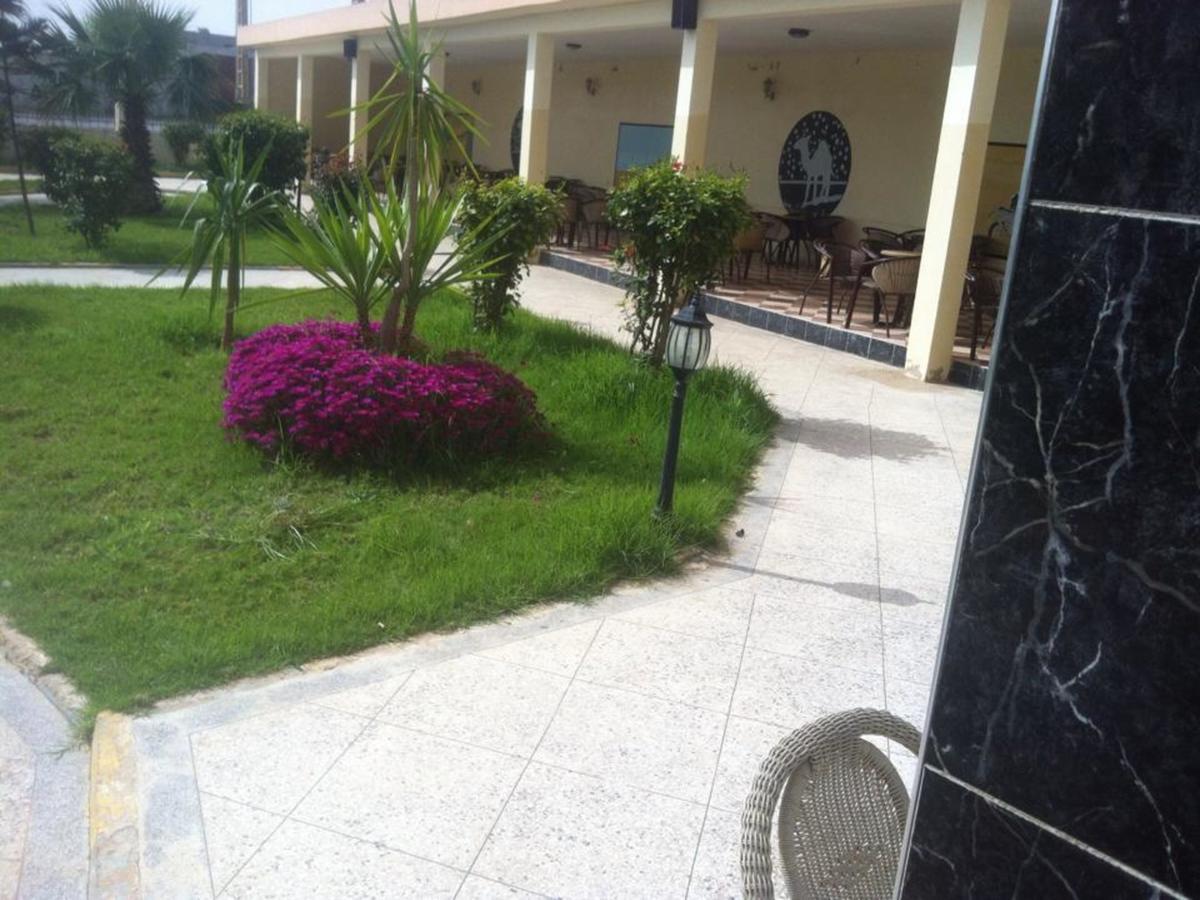 Motel Paris Dakar Selouane Екстериор снимка