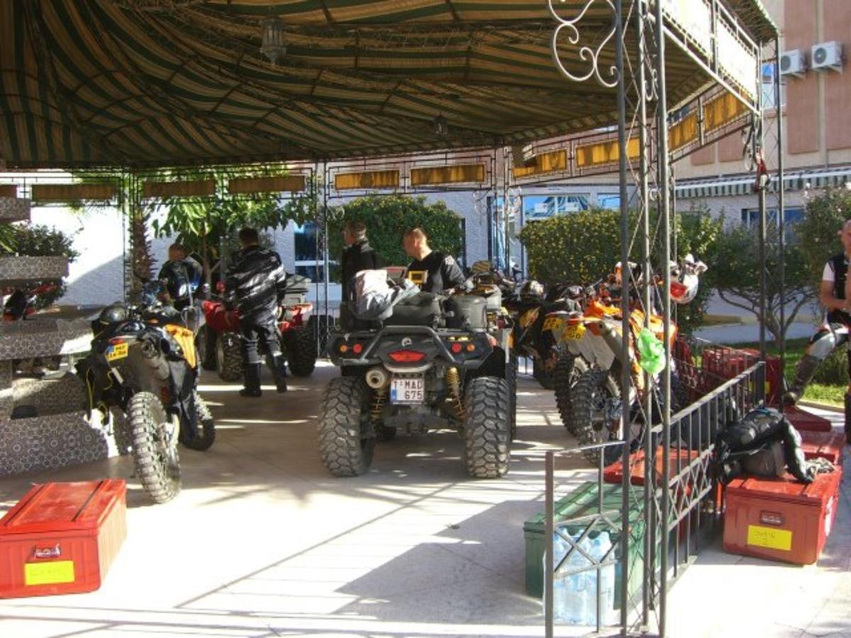 Motel Paris Dakar Selouane Екстериор снимка